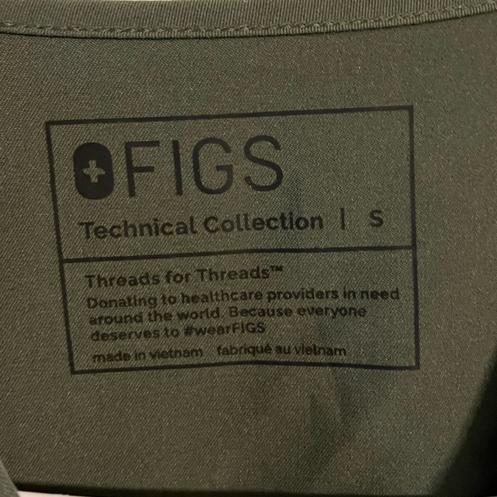 Figs Women’s Olive Short Sleeve Tee - Picture 3 of 3